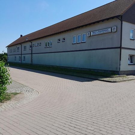 Sport & Freizeit Centrum Pension Heudeber Exterior foto